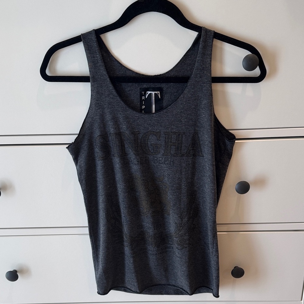 Singha Thai Beer Logo Graphic Charcoal Gray Tank Top size Small